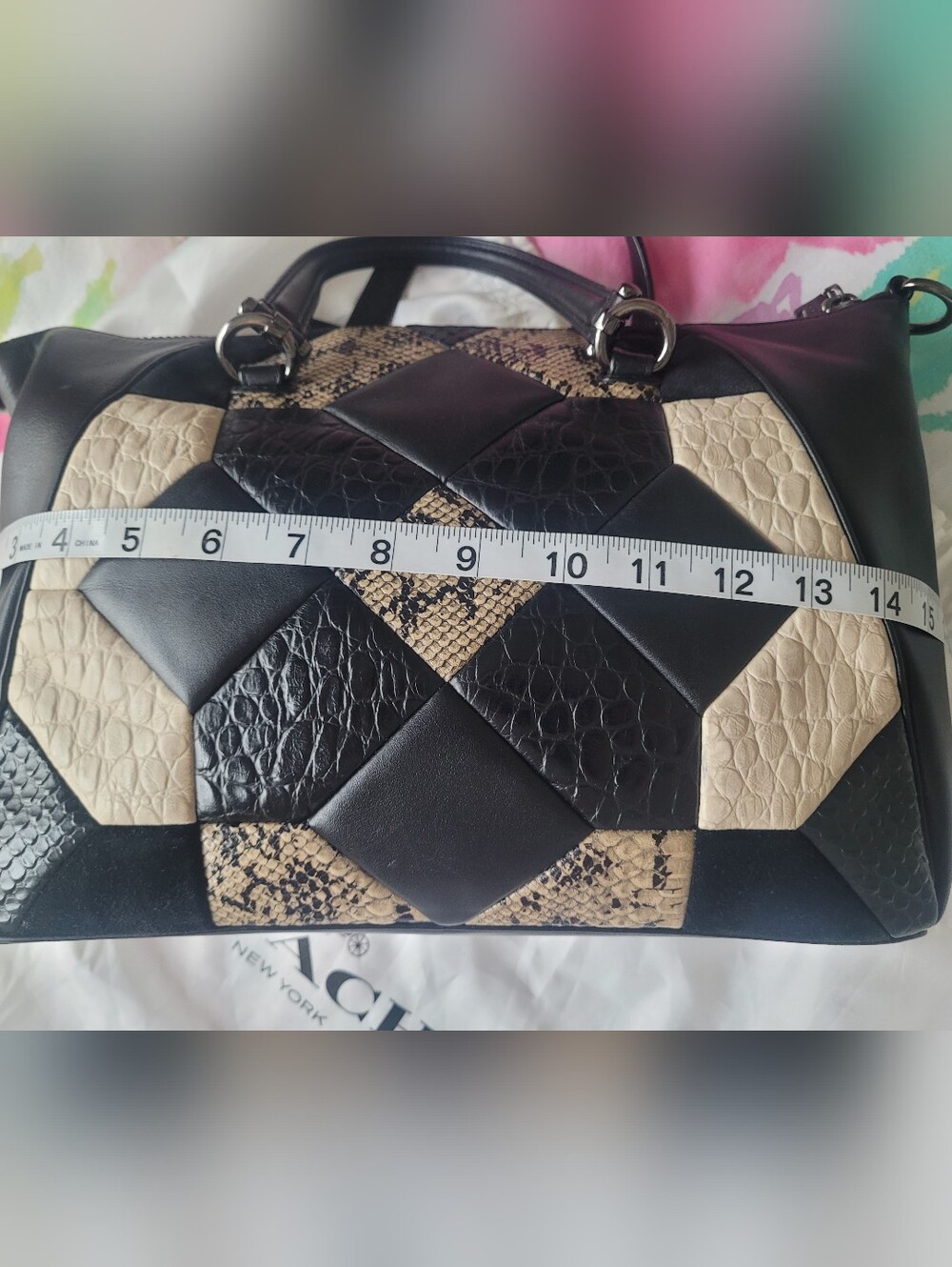 Coach Purse, Vintage. "Canyon Quilt Primrose" In embossed leather - Picture 8 of 16